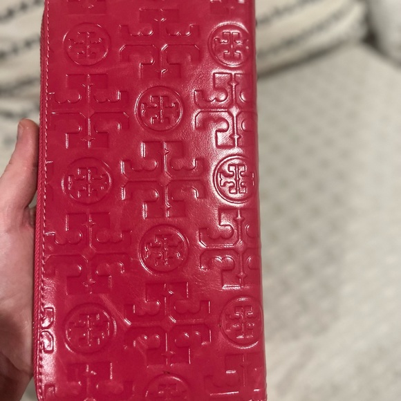 tory burch hot pink purse wallet zipped large monogram - Picture 7 of 9